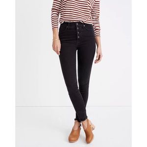 10" High-Rise Skinny Jeans in Berkeley Black: Button-
Through Edition - Petite